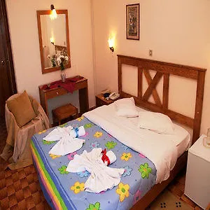 فندق Castro 2*